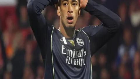 中国女足巴黎奥运首战失利，中新体坛速递